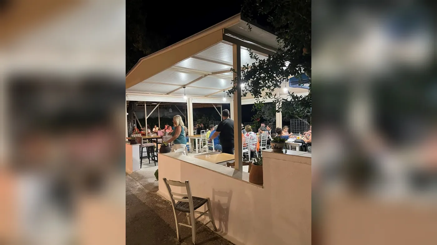 Καφενείο του Τάκη: Για όλες τις ώρες, στο Κοξαρέ!