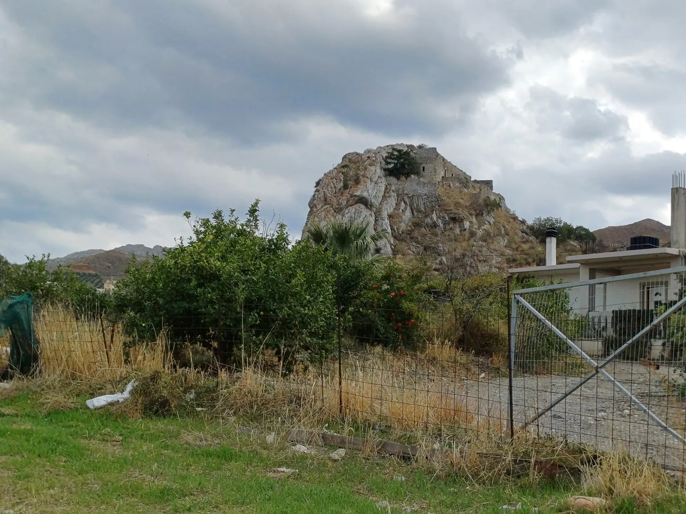 Ενετικό κάστρο στον Χάρακα