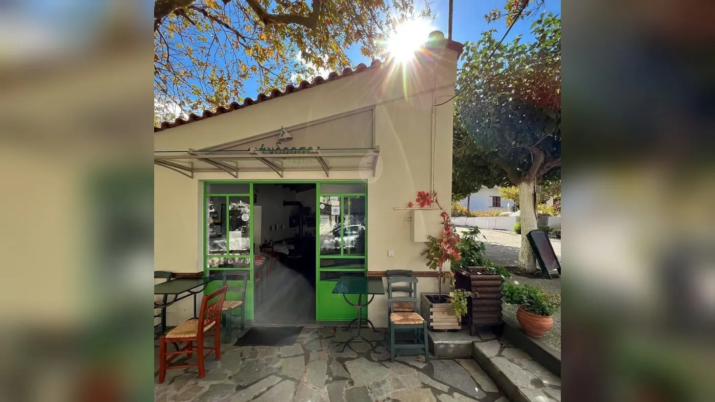 Pandrosos Kafeneio: Taste Meets View in Sempronas