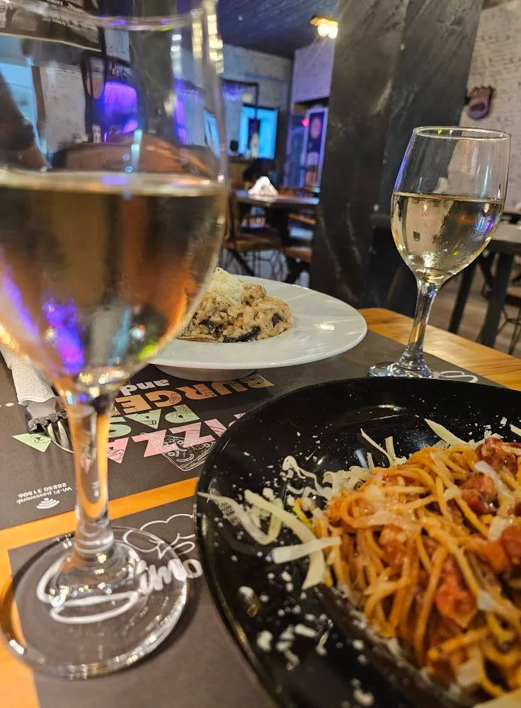 Simon’s Pizzeria: Italian flavours by the sea in Kalyves