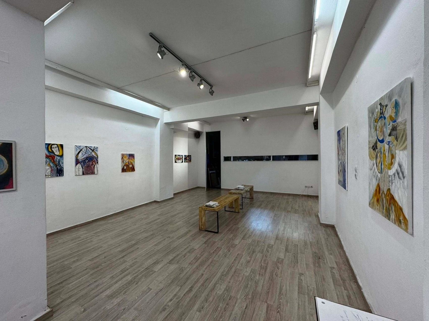 Lrt Gallery Μορφές