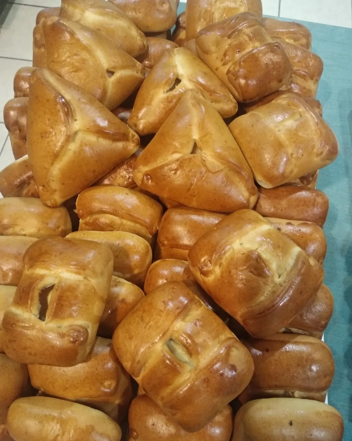 Anevato kalitsouni: A Taste to Remember!