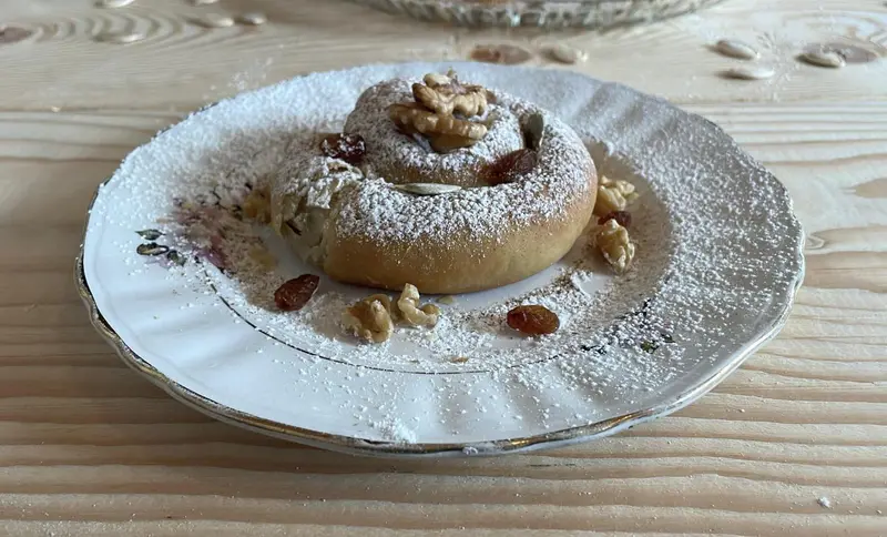 Sweet Pumpkin Pies with Raki Leaves (Oven)