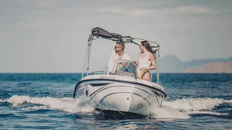 Captain4aday: Εξερευνήστε τη θάλασσα με έμπειρο καπετάνιο