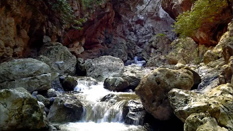 Kollita Gorges – Kato Poros: A Beautiful Route
