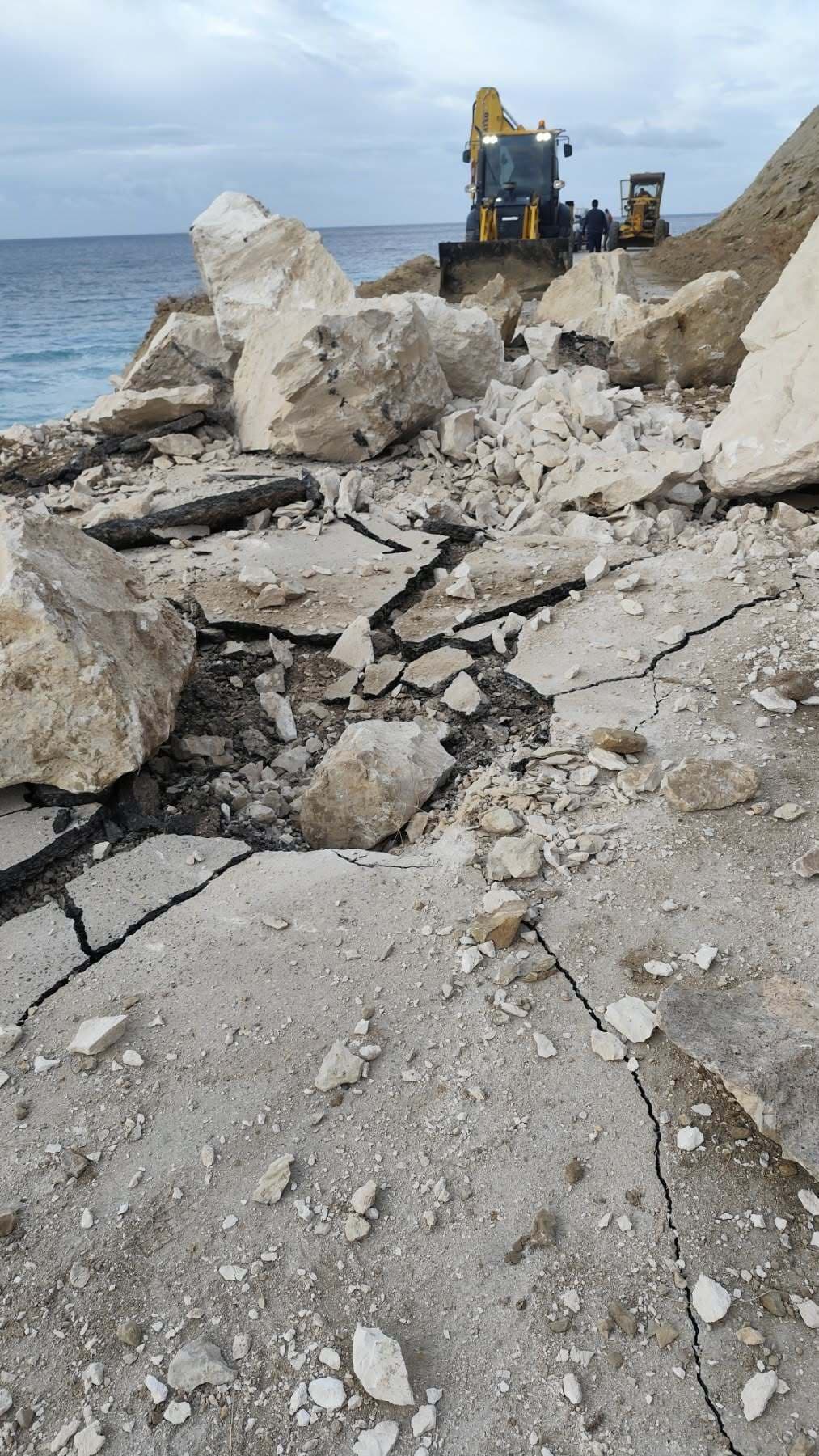 Road Between Tertsa and Myrtos Closed Indefinitely
