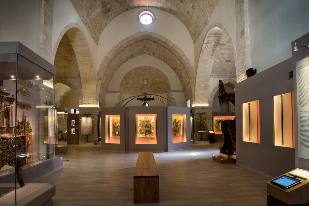 Color as Light: Tradition and Creativity