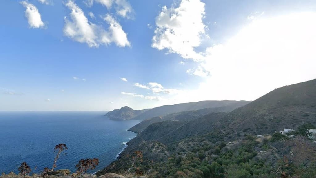 Hike to Kastelo with Breathtaking Views!