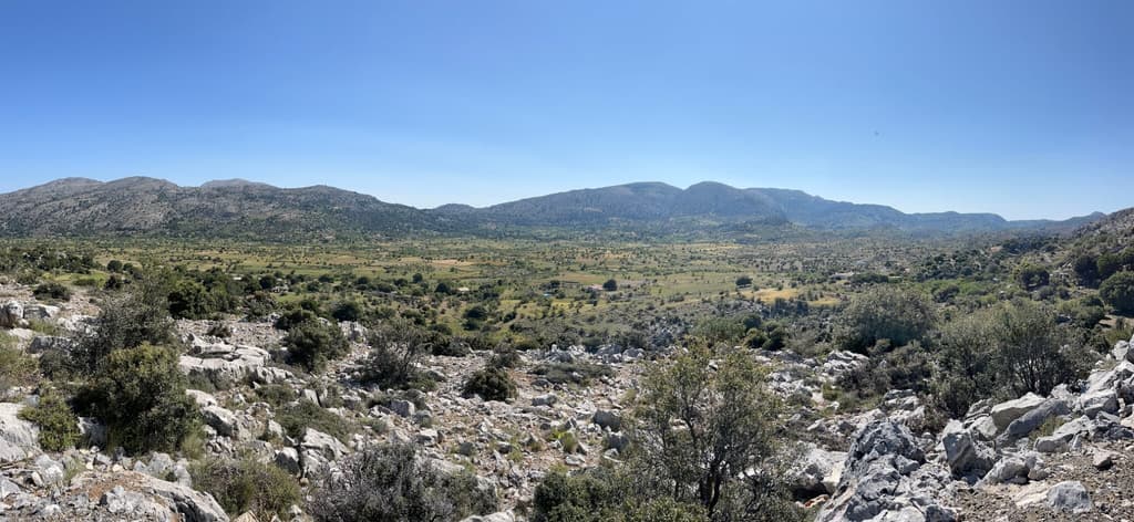 Hiking at Katharo Plateau
