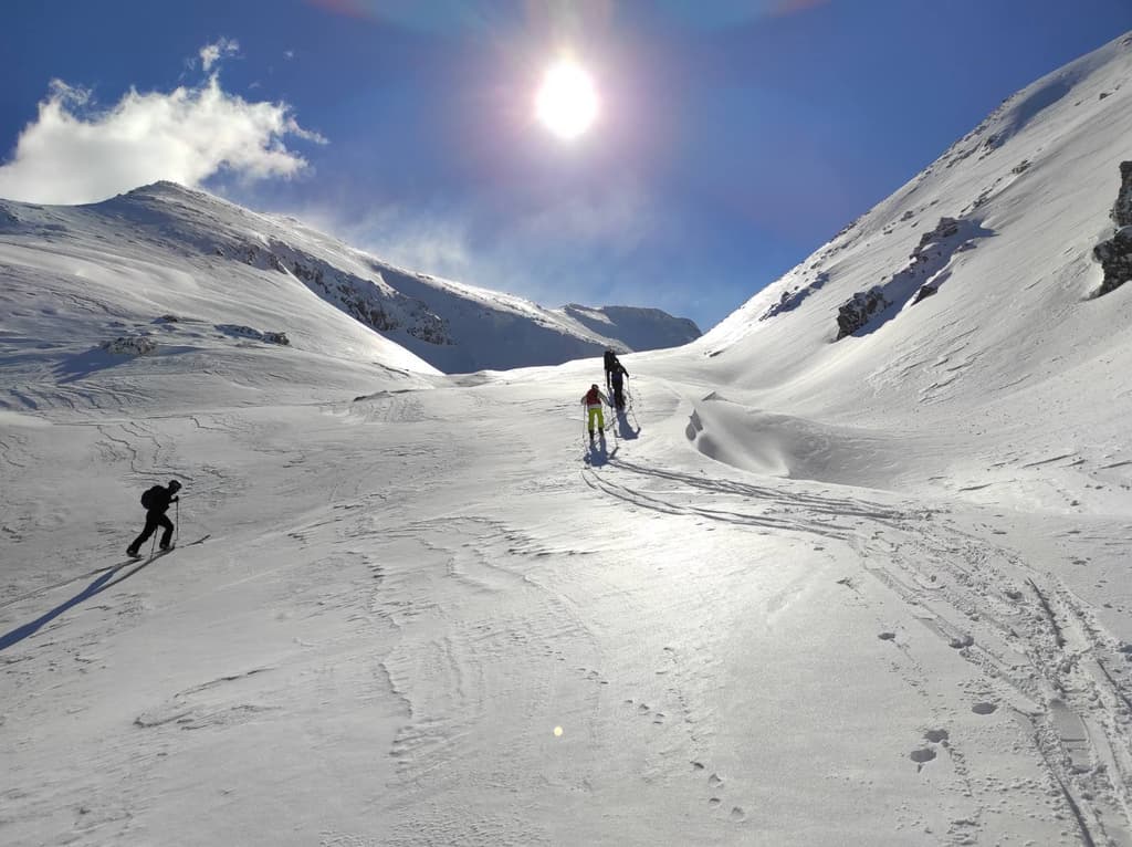 Exploring Creta: Skiing from Askyfou – Tavri Refuge – Kastro Peak