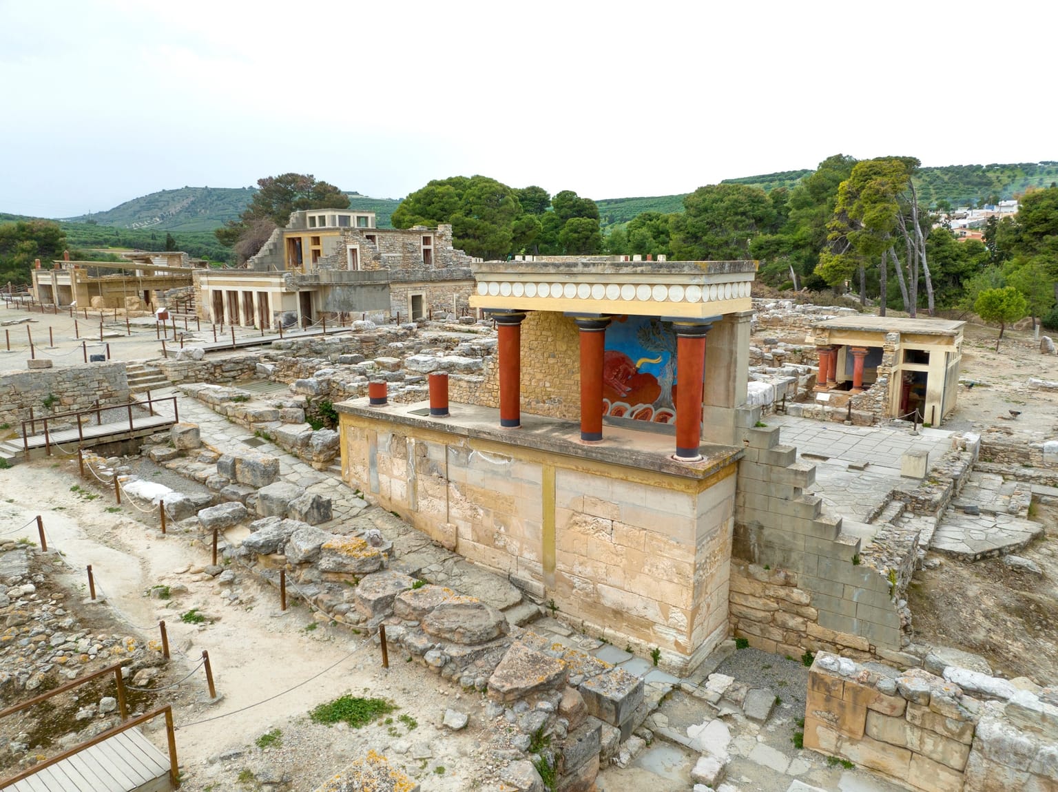 Exploring Creta: Enjoy a Tour of Knossos!