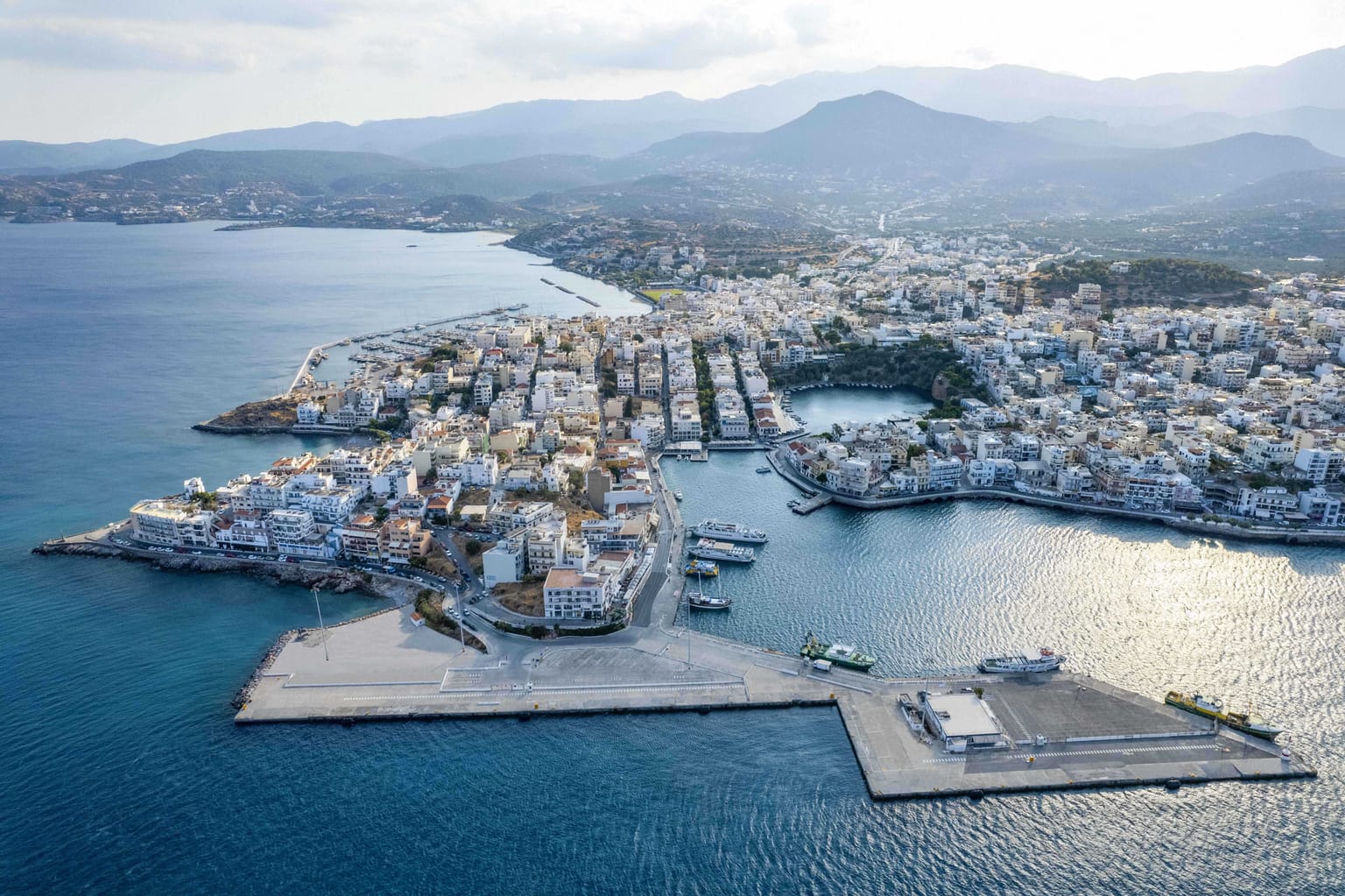 Agios Nikolaos: an International Cosmopolitan Resort