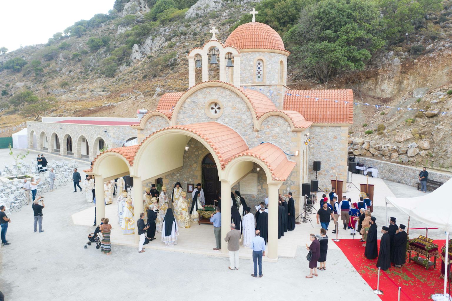 Ιερός Ναός του οσίου Νικηφόρου του Λεπρού Σηρικαρίου