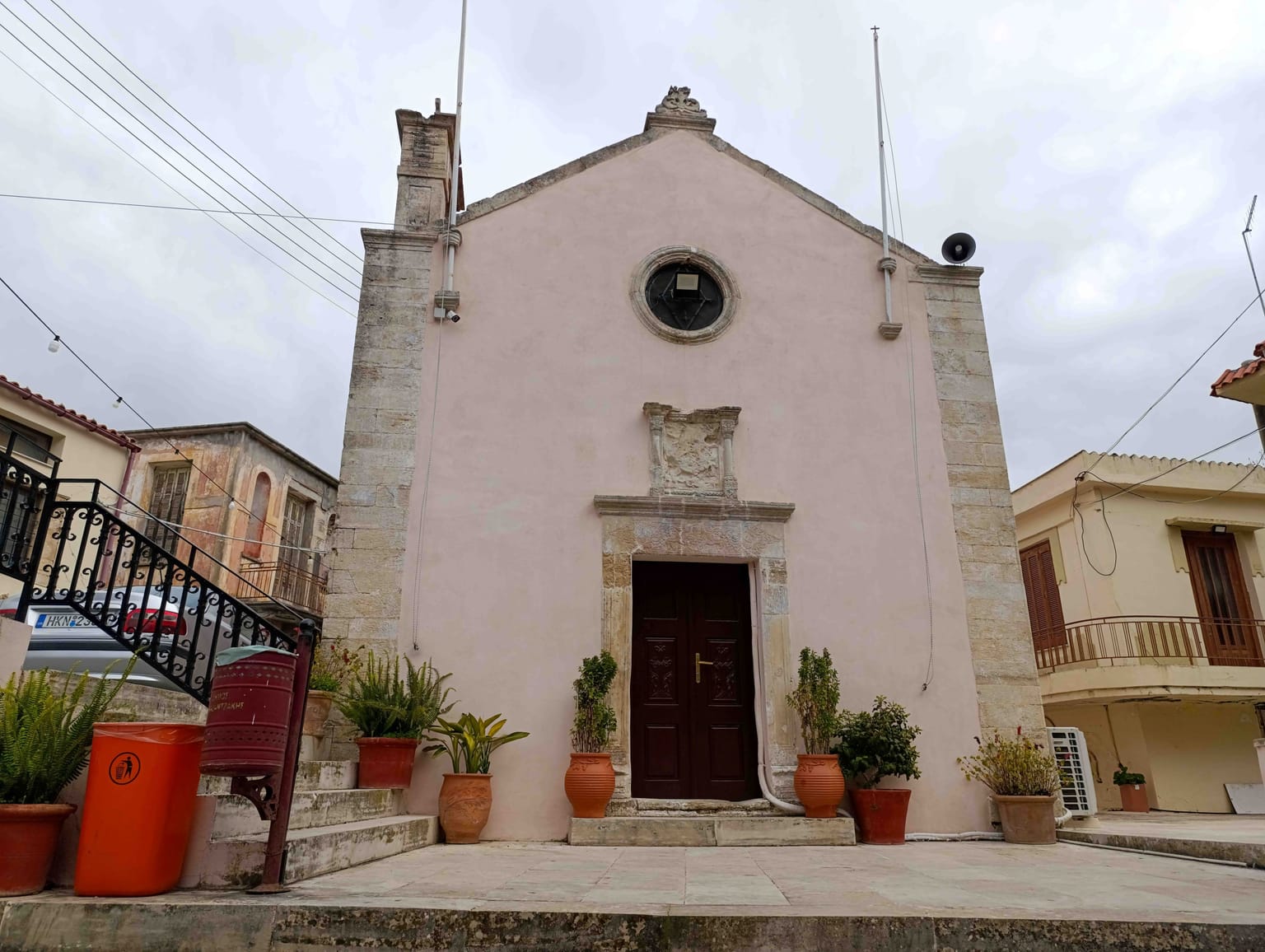 Agios Ioannis, Houdetsi