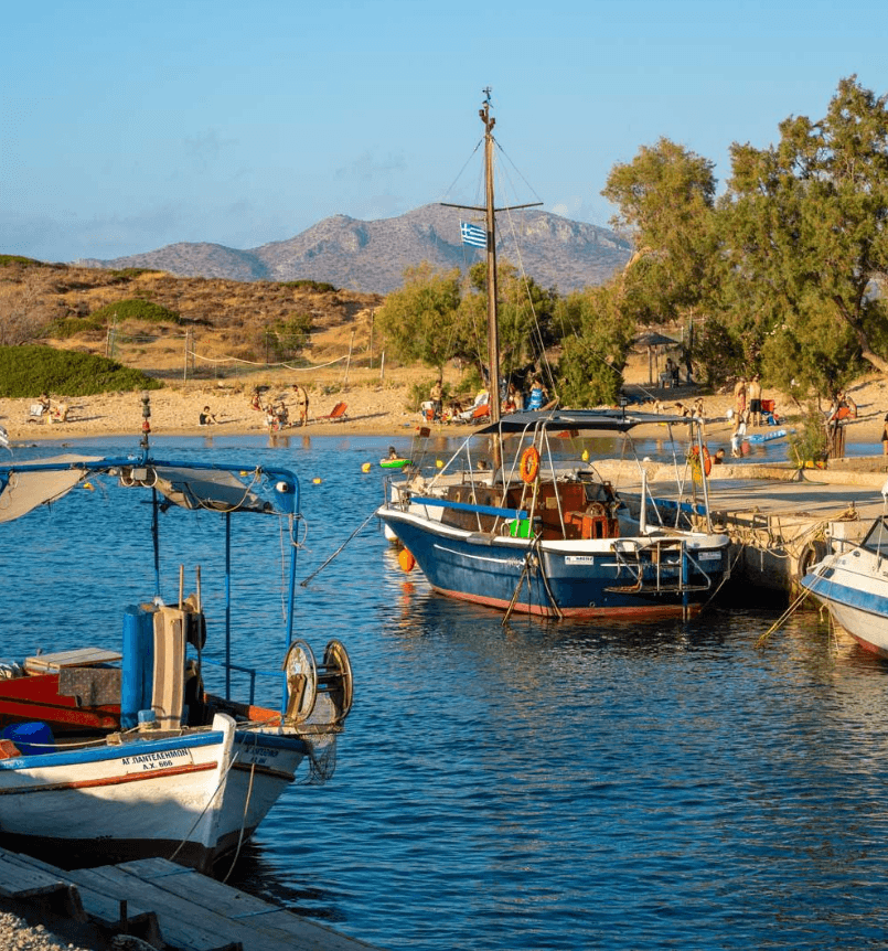 Παραλία Άγιος Ονούφριος: Ήρεμη και προστατευμένη από τον αέρα