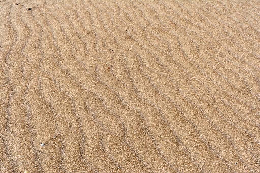 Η μικροσκοπική παραλία Χελιδόνι