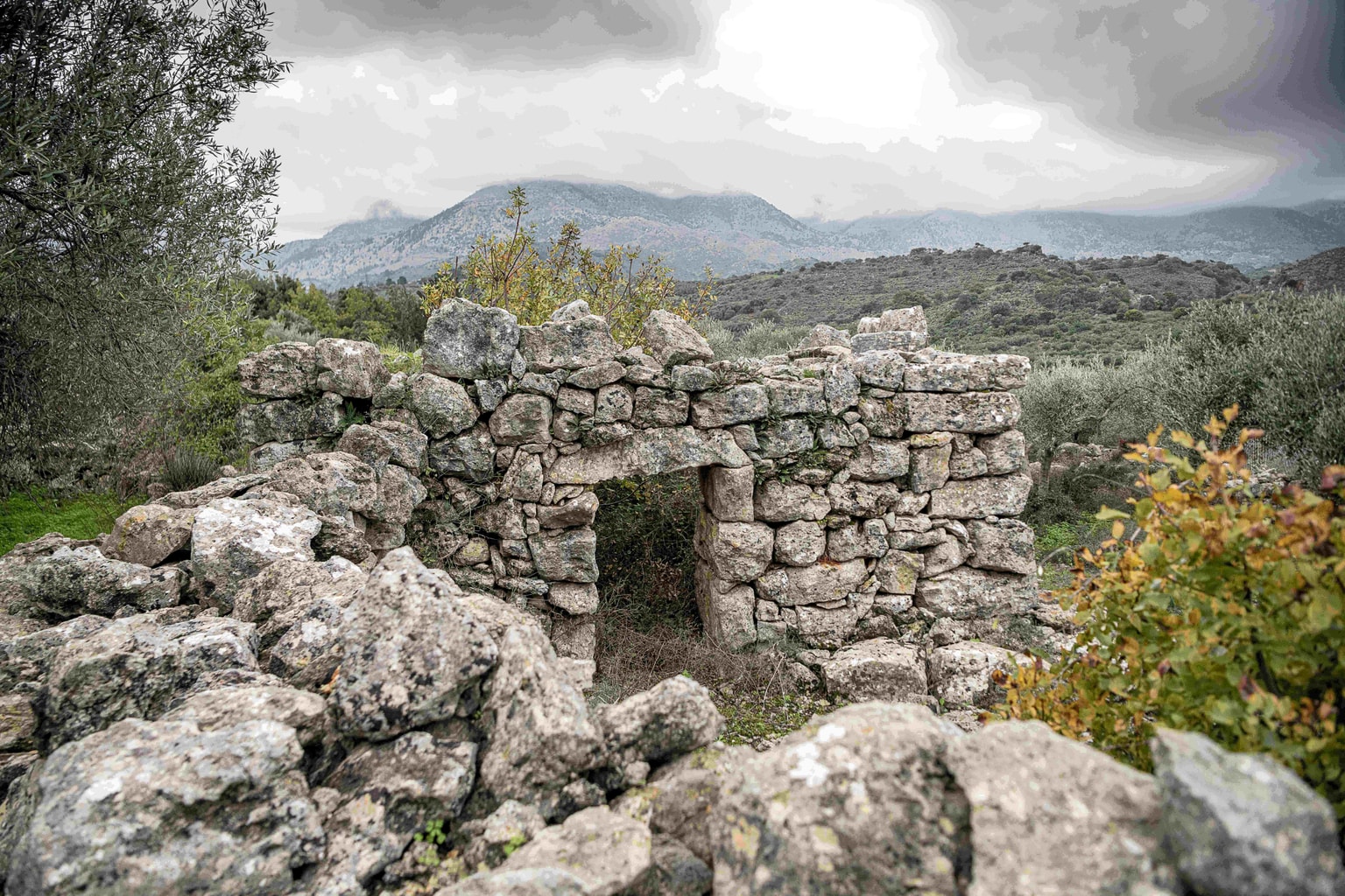 Paidochori: Magnificent Views of the White Mountains