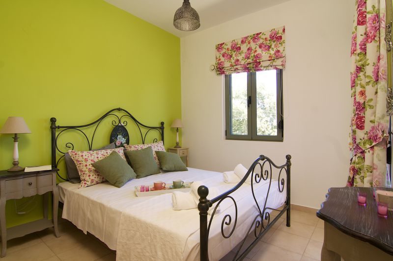 discover crete