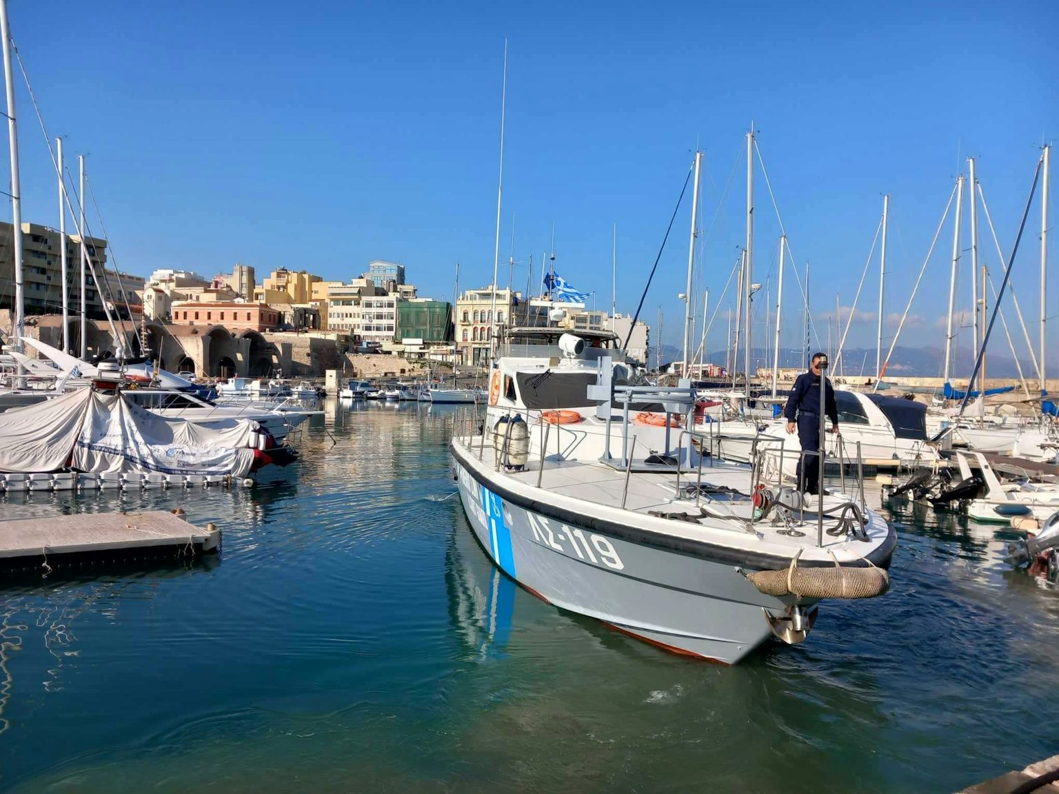 Exploring the Port of Heraklion: A Scenic Stroll by the Sea