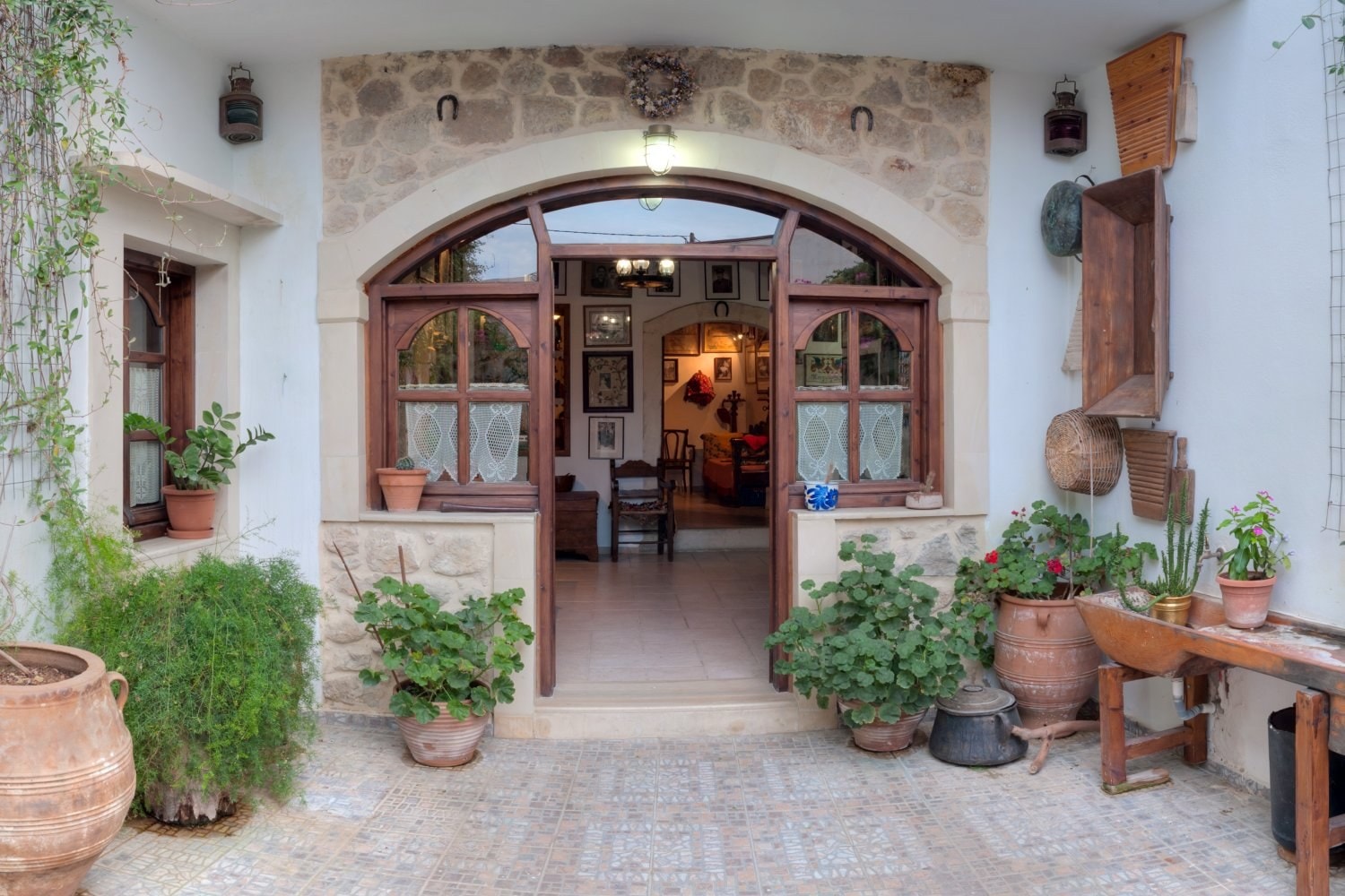 Poliou House