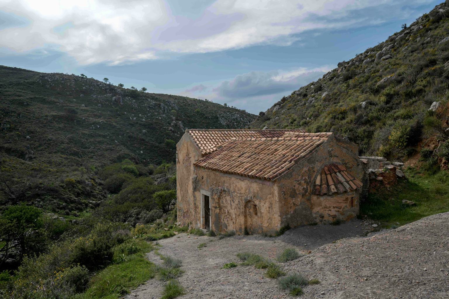 Church of Agia Paraskevi and Agios Panteleimon in Galifa