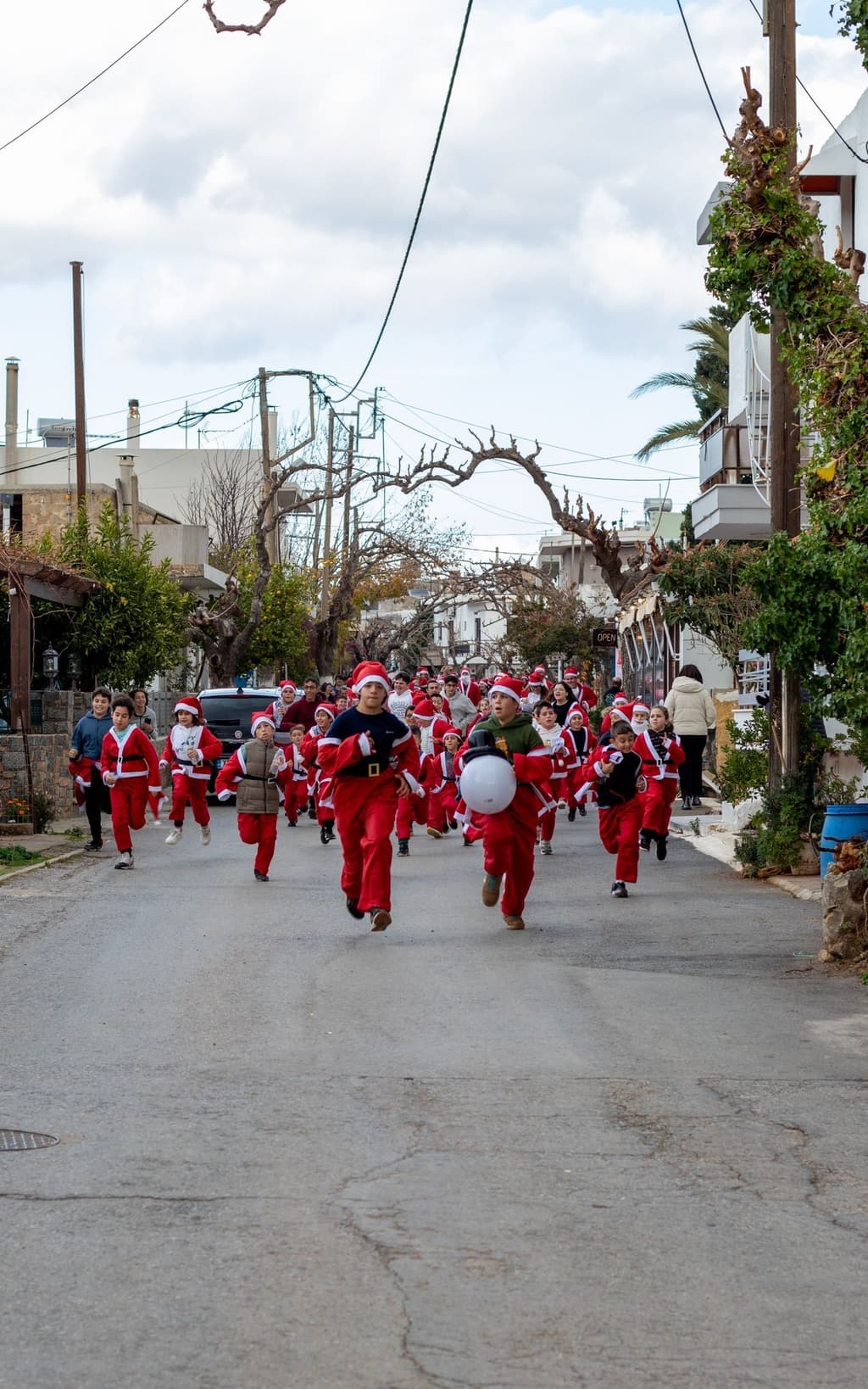 Santa Fun Run in Kroustas!