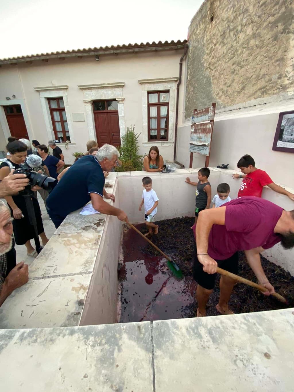 13α «Τρυγοπατήματα» – Καινούργιο Χωριό